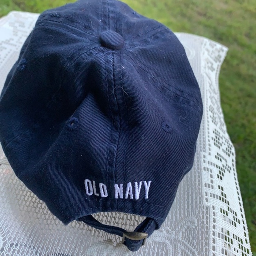 Old Navy Cap Pre Owned - Picture 5 of 5